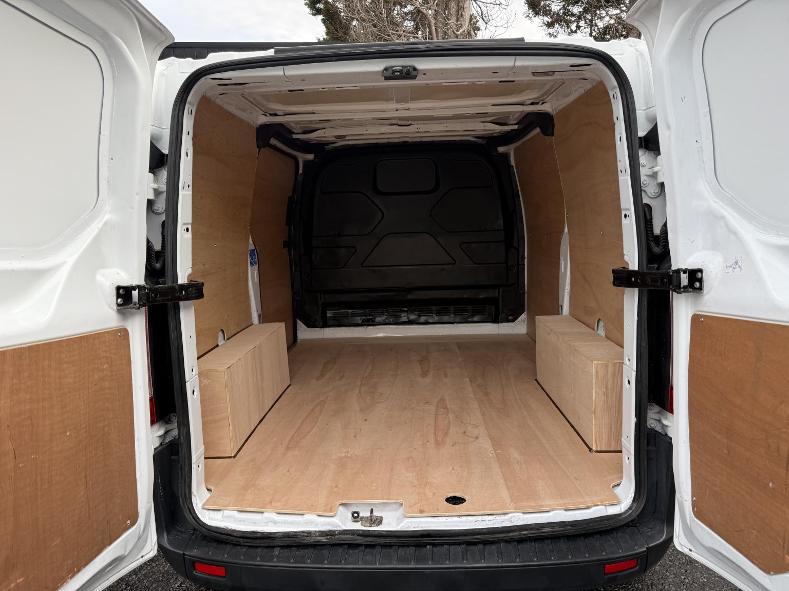Ford Transit Custom 2.0 TDCi 105ps 290 Panel Van 5dr Diesel Manual SWB L1 H1  38