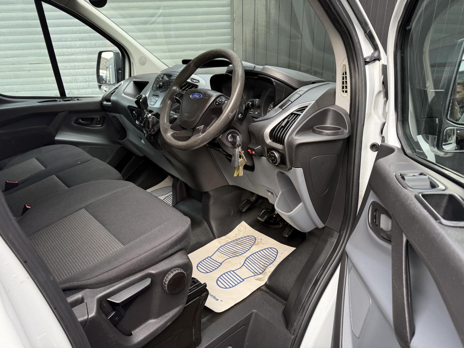 Ford Transit Custom 2.0 TDCi 105ps 290 Panel Van 5dr Diesel Manual SWB L1 H1  1