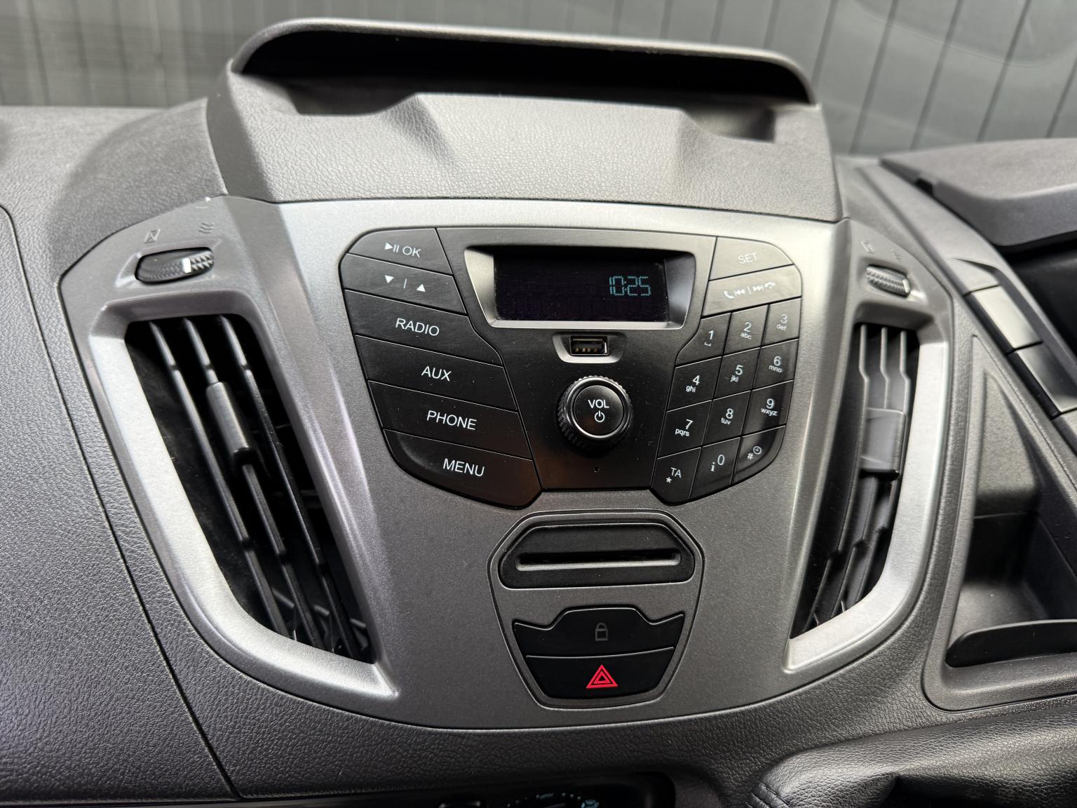 Ford Transit Custom 2.0 TDCi 105ps 290 Panel Van 5dr Diesel Manual SWB L1 H1  32