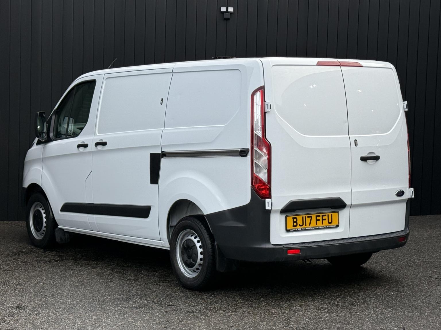 Ford Transit Custom 2.0 TDCi 105ps 290 Panel Van 5dr Diesel Manual SWB L1 H1  2