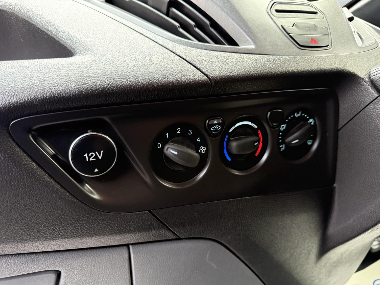 Ford Transit Custom 2.0 TDCi 105ps 290 Panel Van 5dr Diesel Manual SWB L1 H1  33