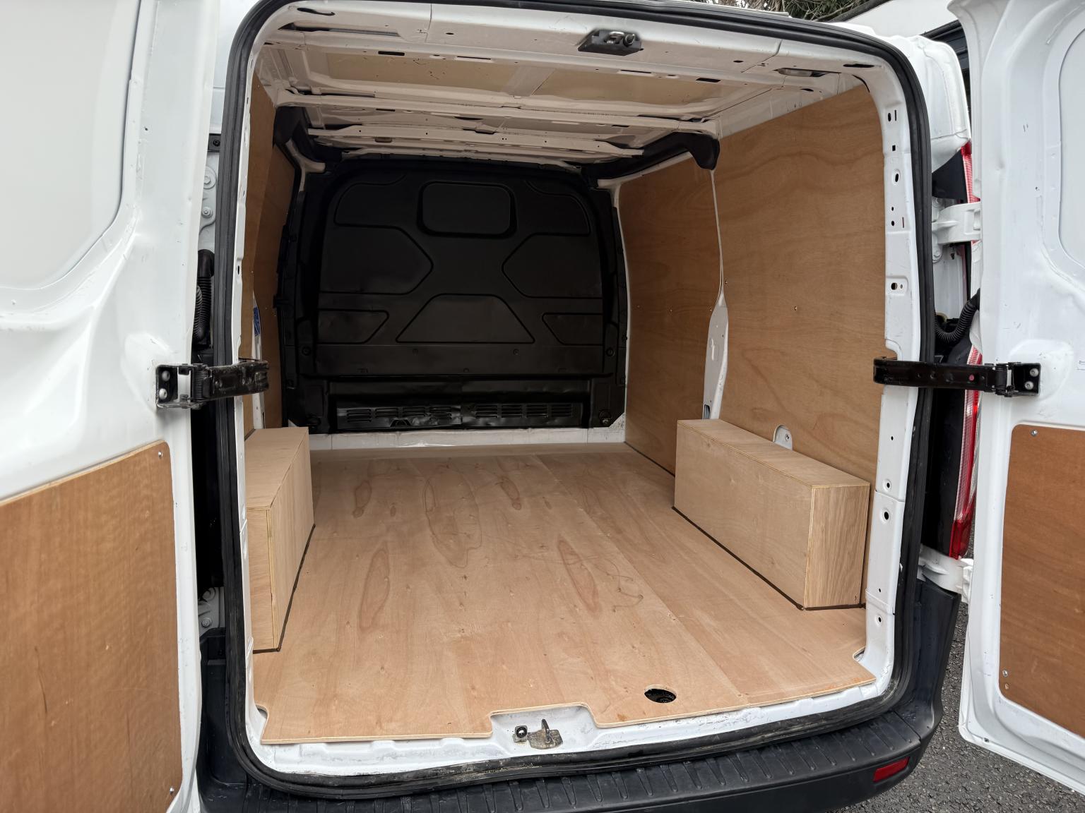 Ford Transit Custom 2.0 TDCi 105ps 290 Panel Van 5dr Diesel Manual SWB L1 H1  40