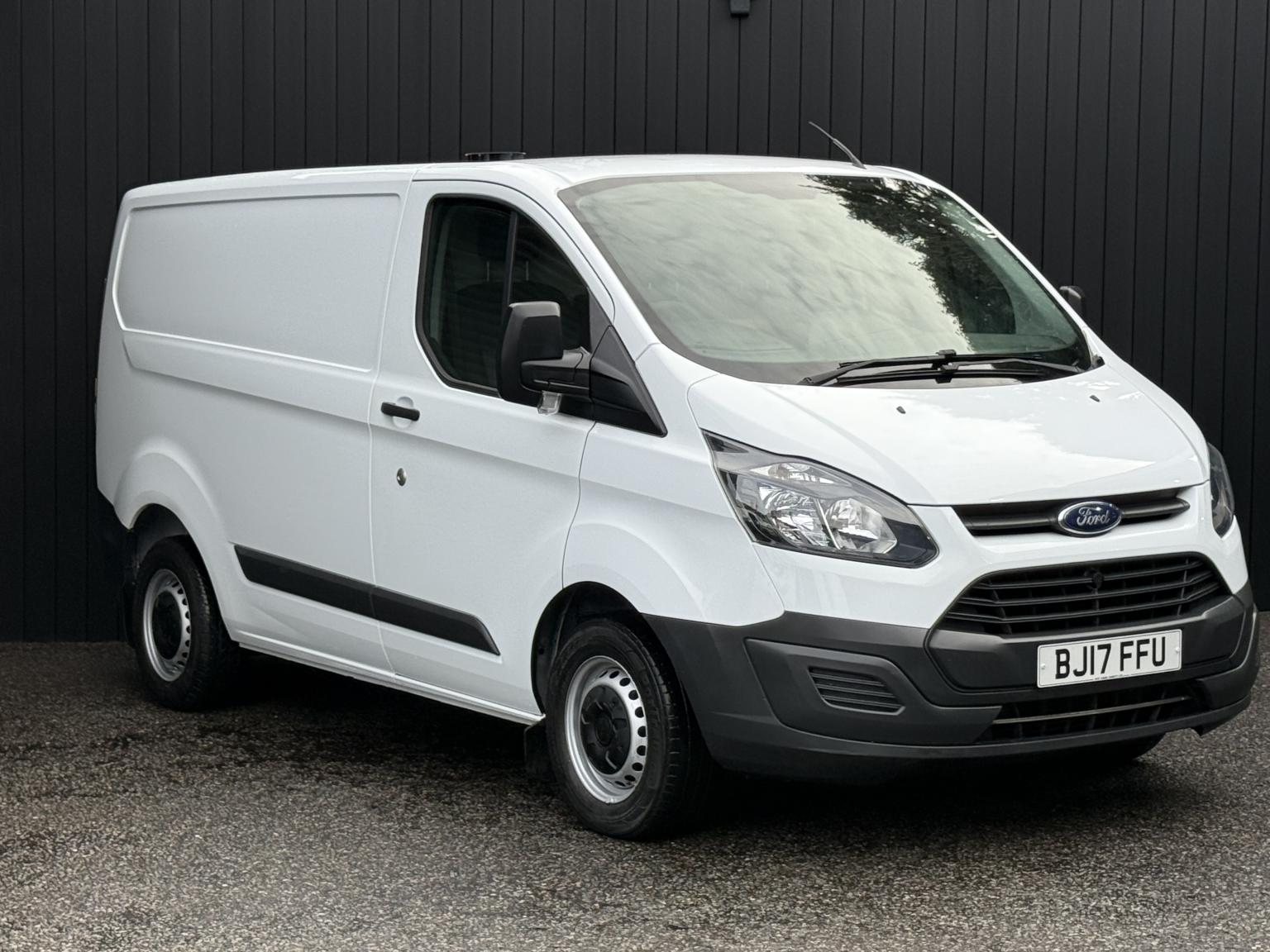Ford Transit Custom 2.0 TDCi 105ps 290 Panel Van 5dr Diesel Manual SWB L1 H1  4