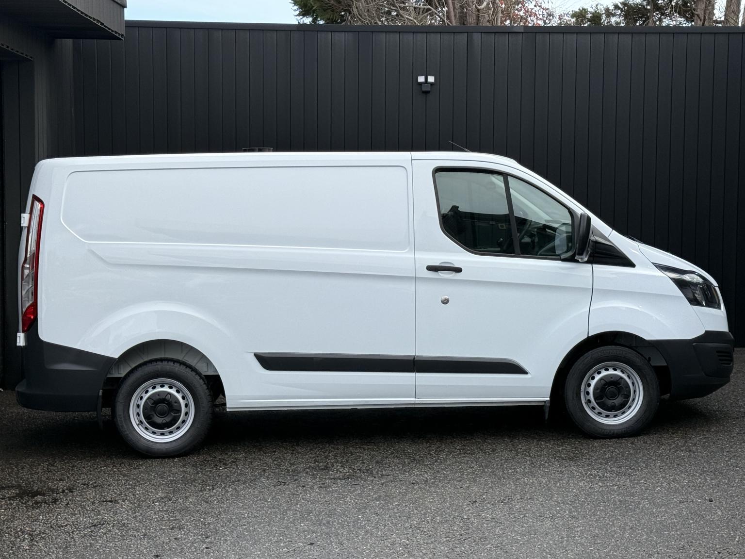 Ford Transit Custom 2.0 TDCi 105ps 290 Panel Van 5dr Diesel Manual SWB L1 H1  15
