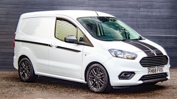 Used FORD TRANSIT COURIER in Surrey for sale