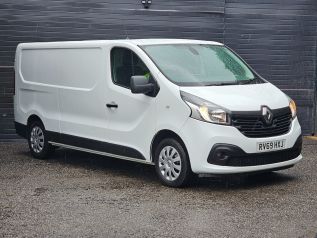Used RENAULT TRAFIC in Surrey for sale